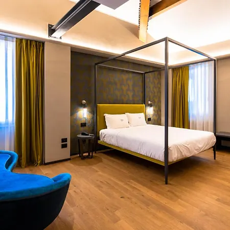 Hotel Touring 4*